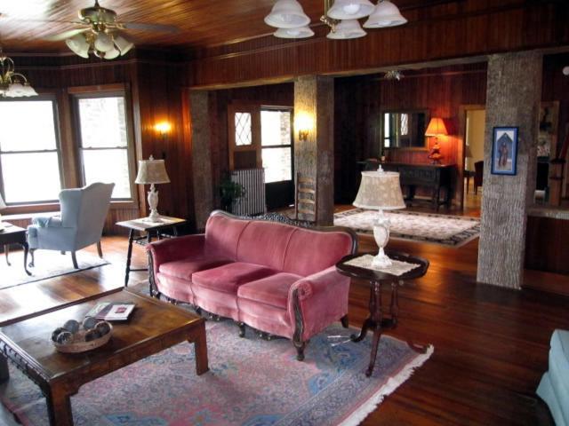 Laughing Heart Lodge Hot Springs Extérieur photo